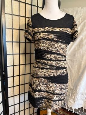 Diane Von Furstenberg Black and Cream Labelled Dress